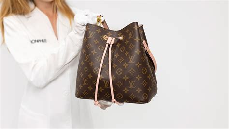 Stipendi Louis Vuitton .